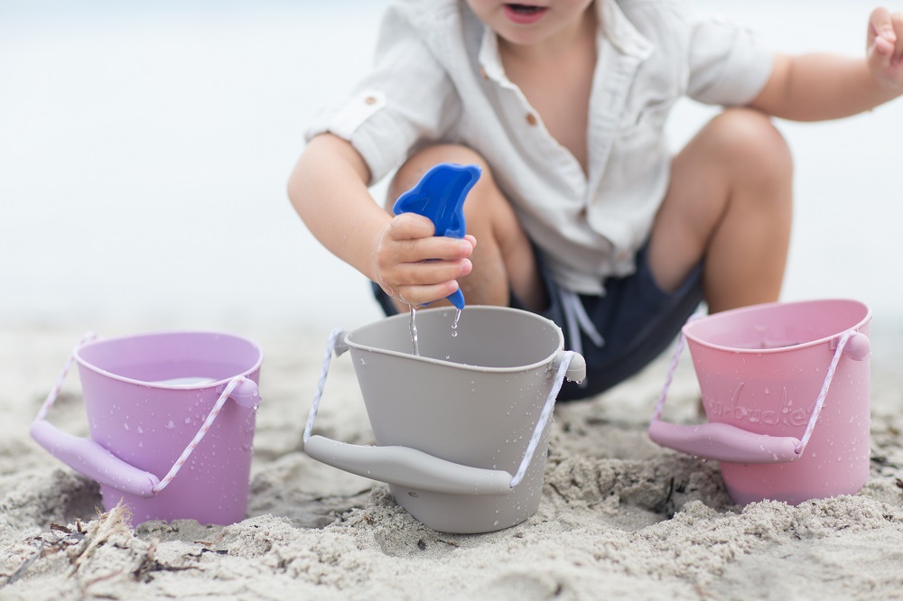 Conjunto de Praia - Balde em Silicone + acessórios Scrunch Tartaruguita